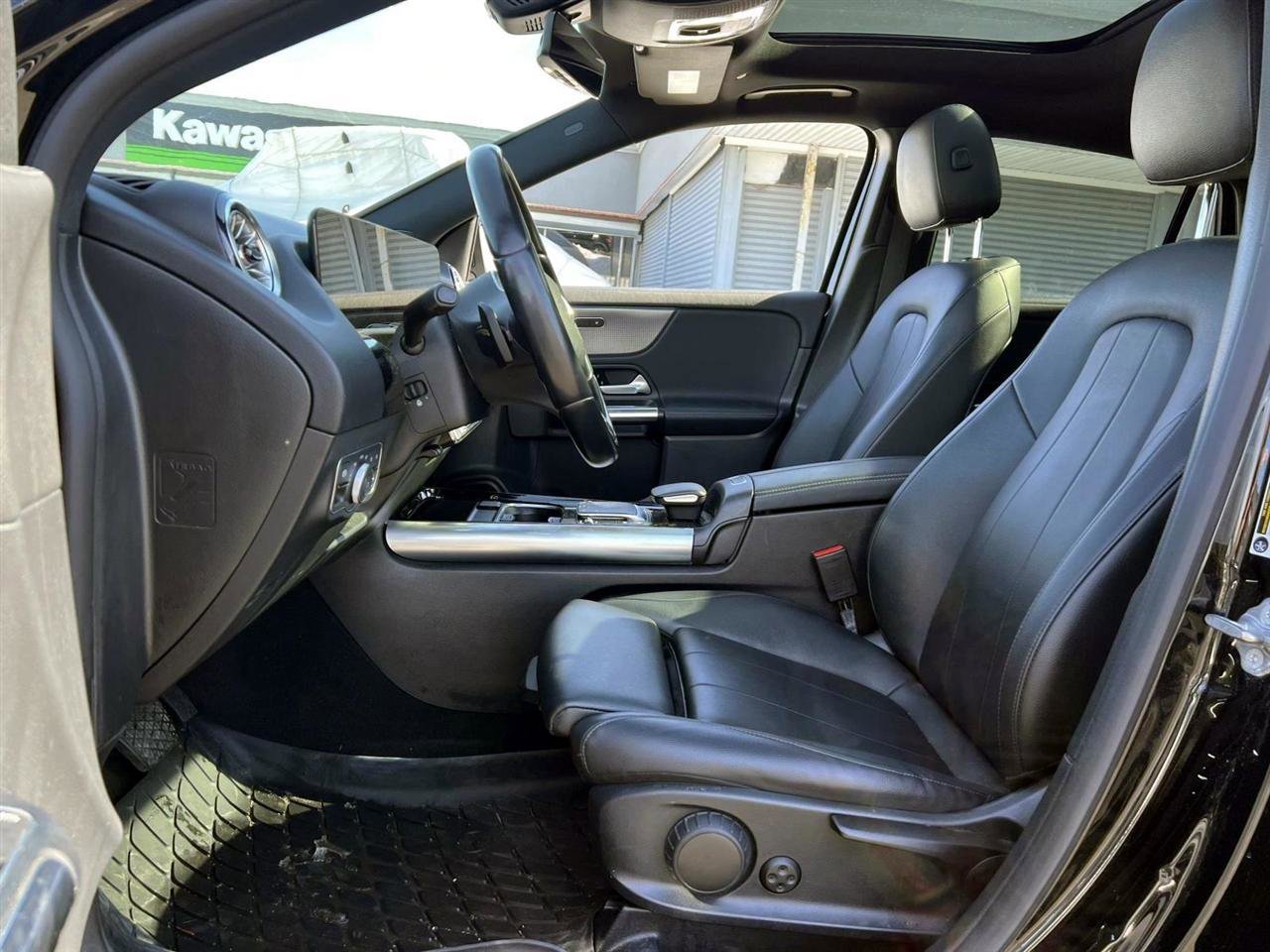 Used 2022 Mercedes-Benz GLA 250 4MATIC w/ Premium Package Lite image 6