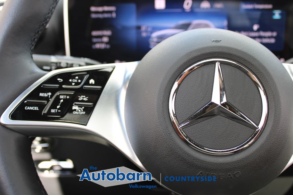 Used 2025 Mercedes-Benz GLC 300 4MATIC image 13