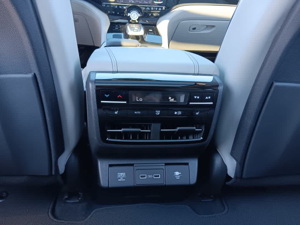 Used 2024 Acura MDX w/ Advance Package AWD/4WD image 14