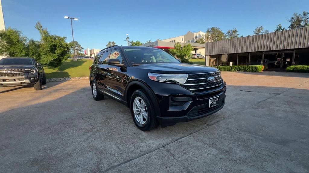 Used 2023 Ford Explorer XLT AWD/4WD image 8
