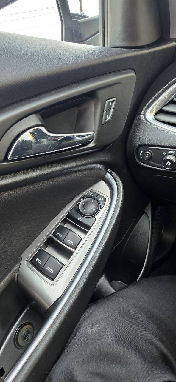 Used 2020 Chevrolet Malibu LT FWD image 20