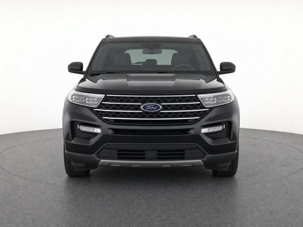 Used 2023 Ford Explorer XLT w/ Equipment Group 202A AWD/4WD image 5