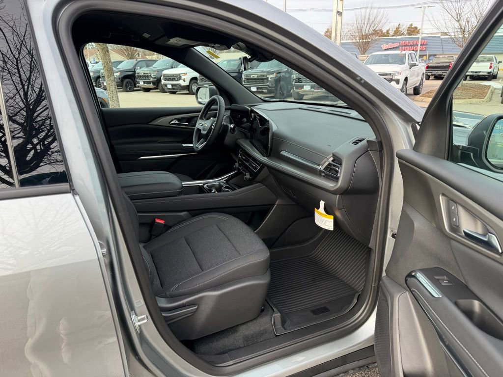 Used 2025 Chevrolet Traverse LT w/ LPO, Floor Liner Package image 24