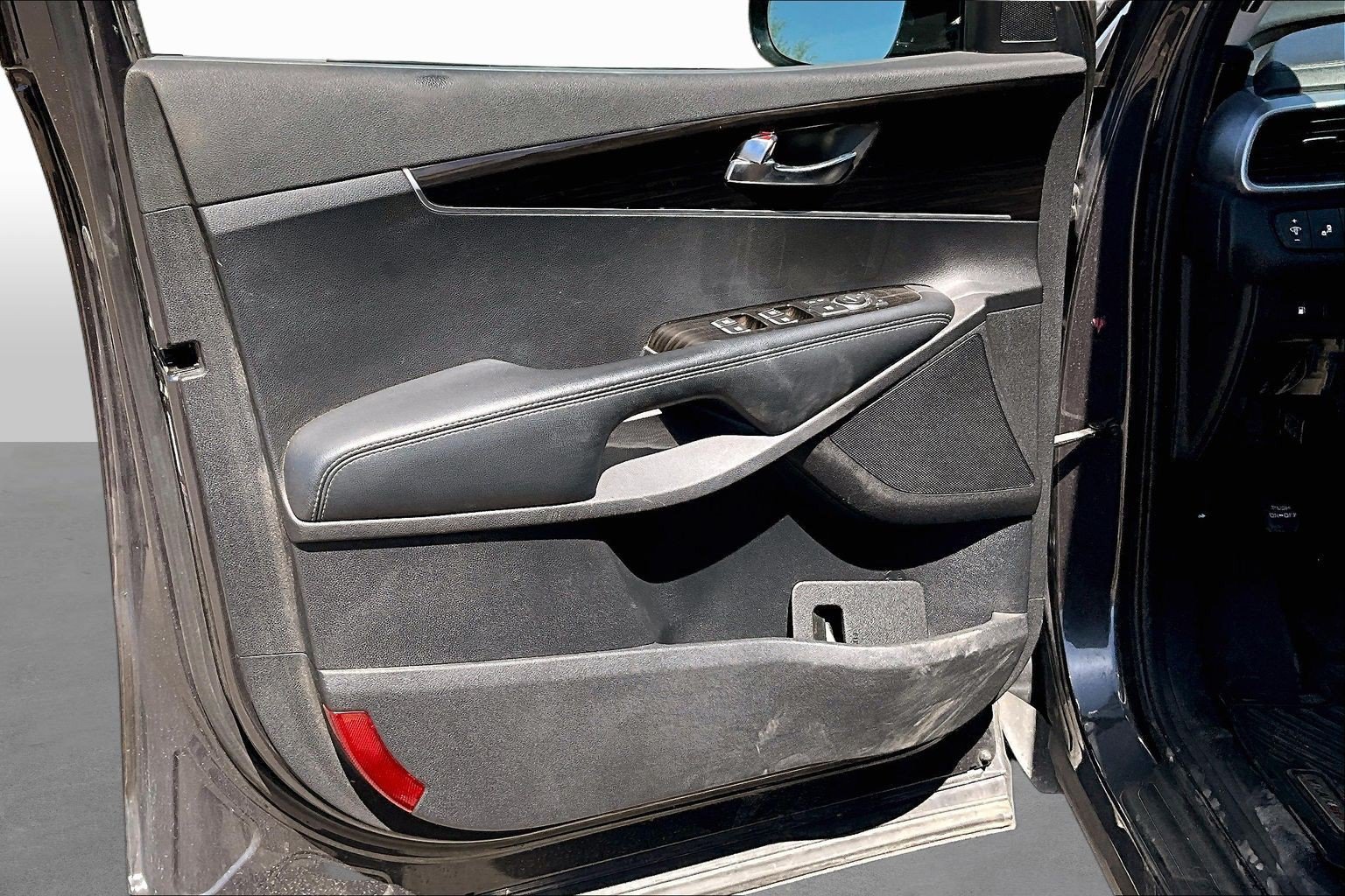 Used 2019 Kia Sorento FWD image 16