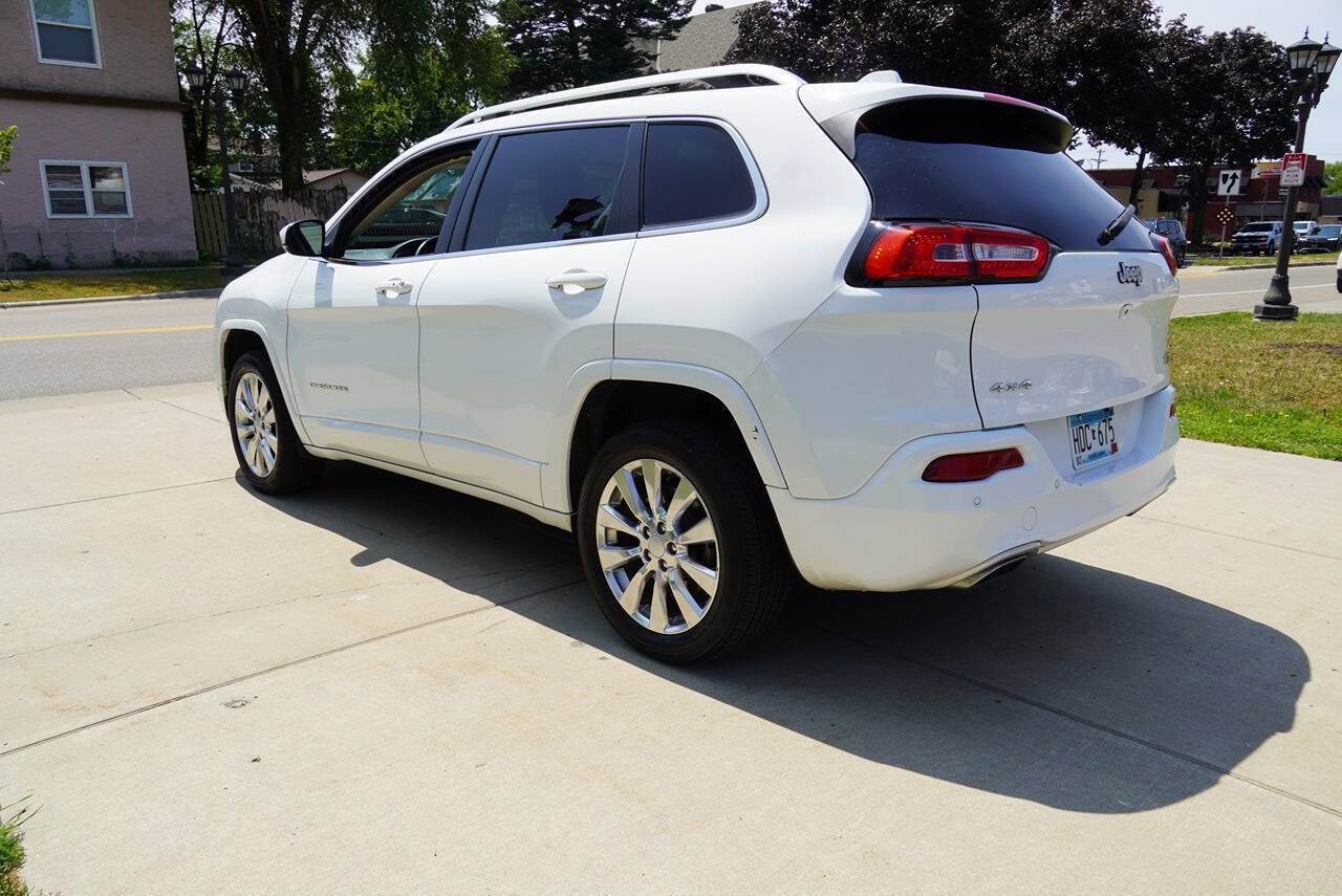 Used 2018 Jeep Cherokee Overland AWD/4WD image 5