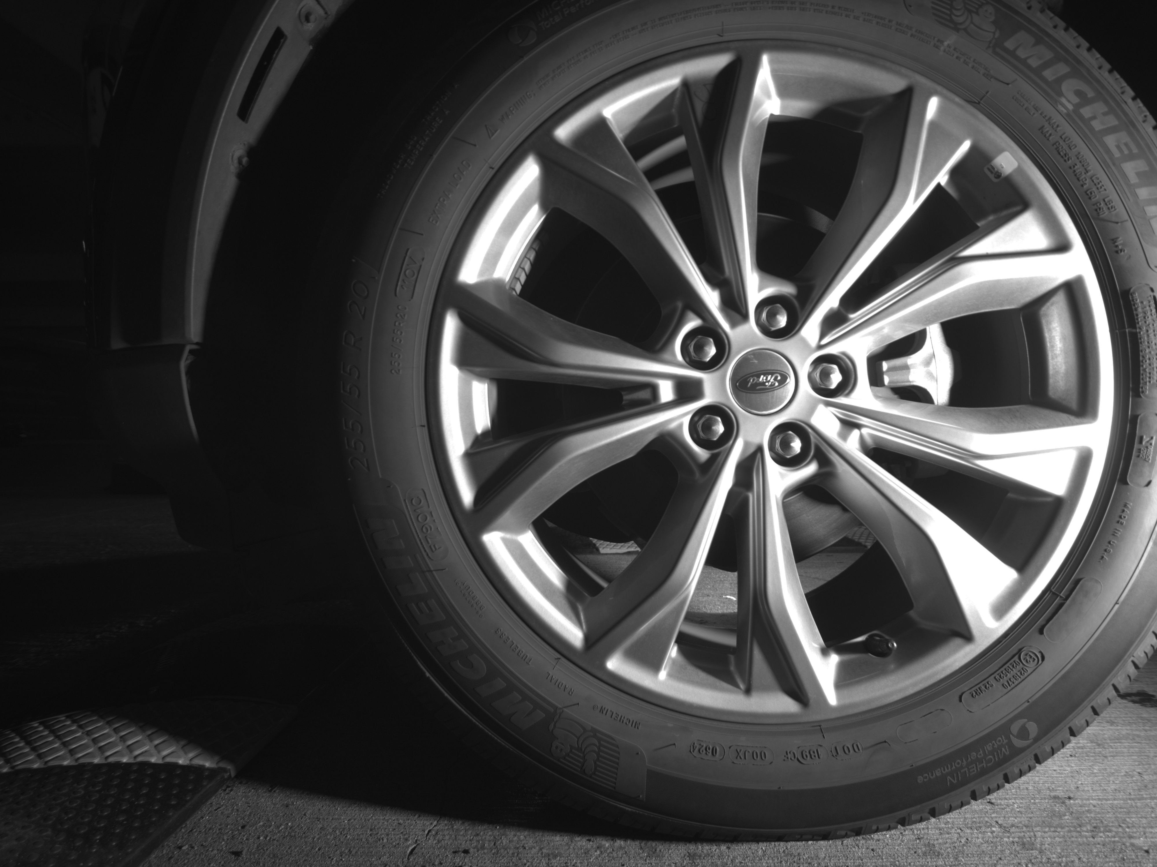 Used 2024 Ford Explorer Limited image 12