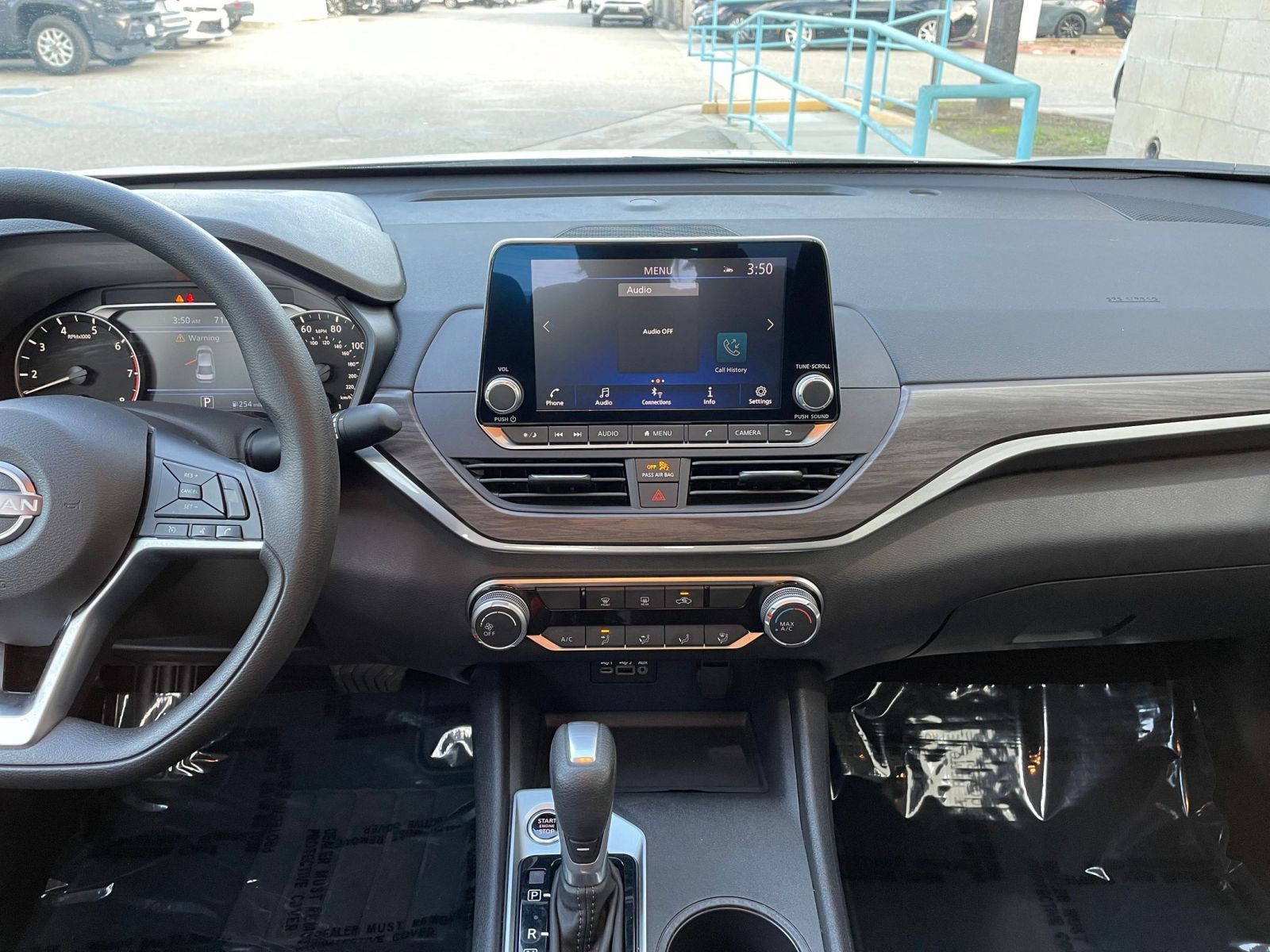 Used 2025 Nissan Altima 2.5 SV image 18