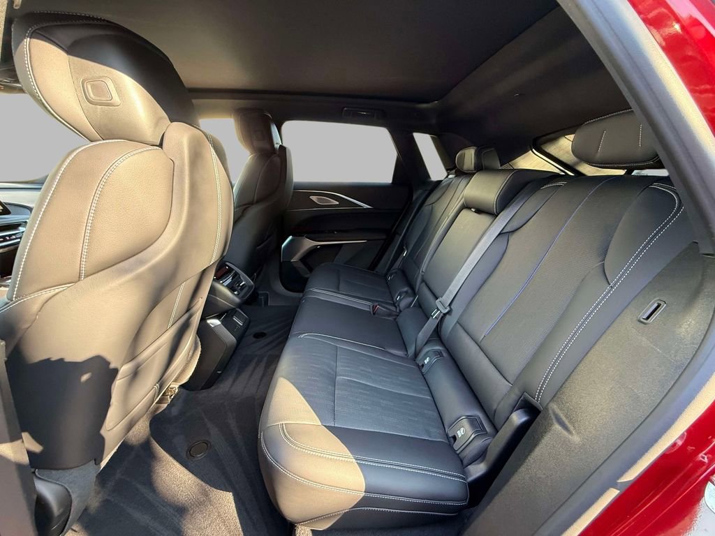 Used 2024 Cadillac Lyriq Luxury w/ LPO, Floor Liner Package image 18