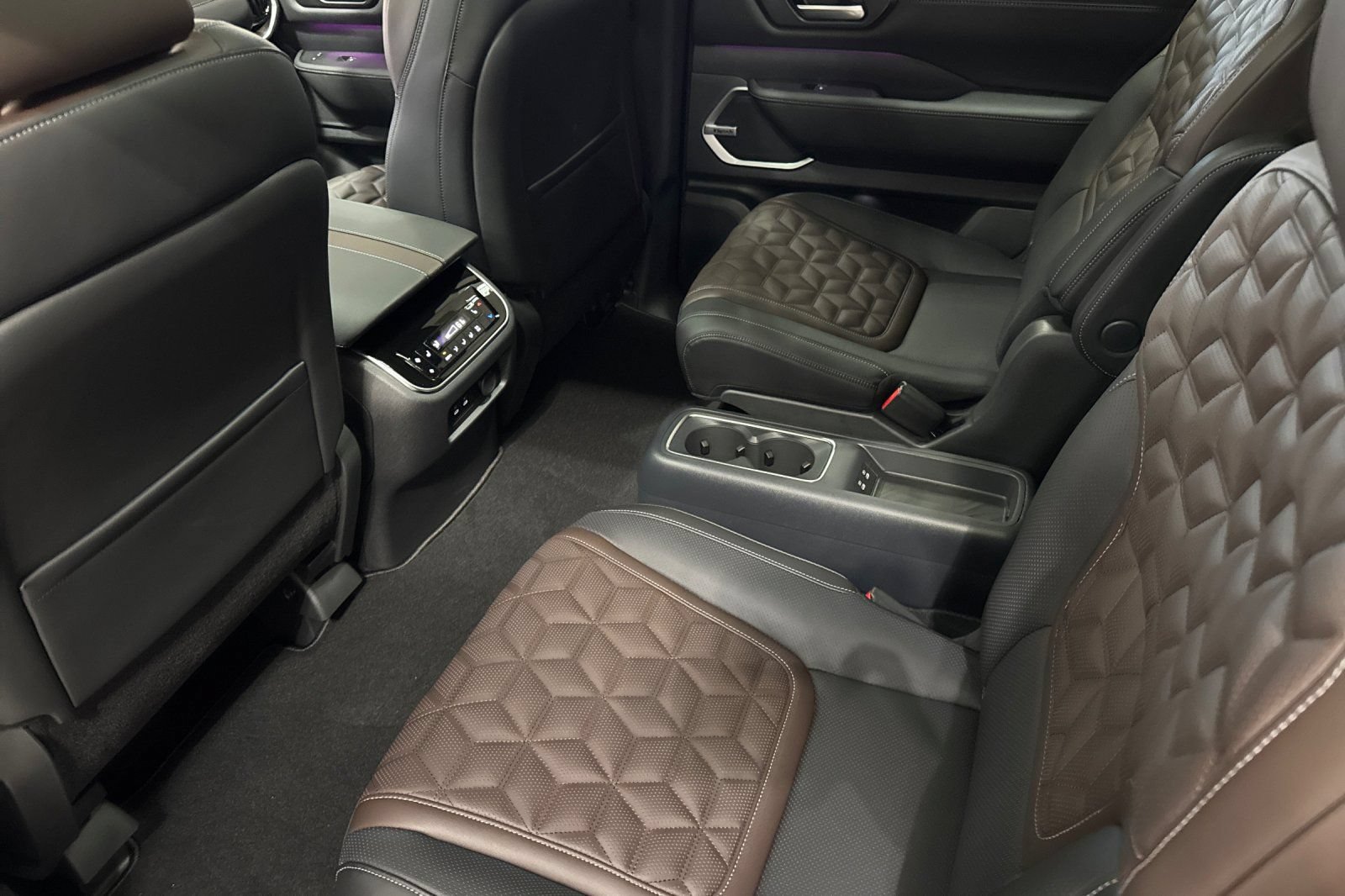 New 2026 Nissan Armada Platinum AWD/4WD image 14