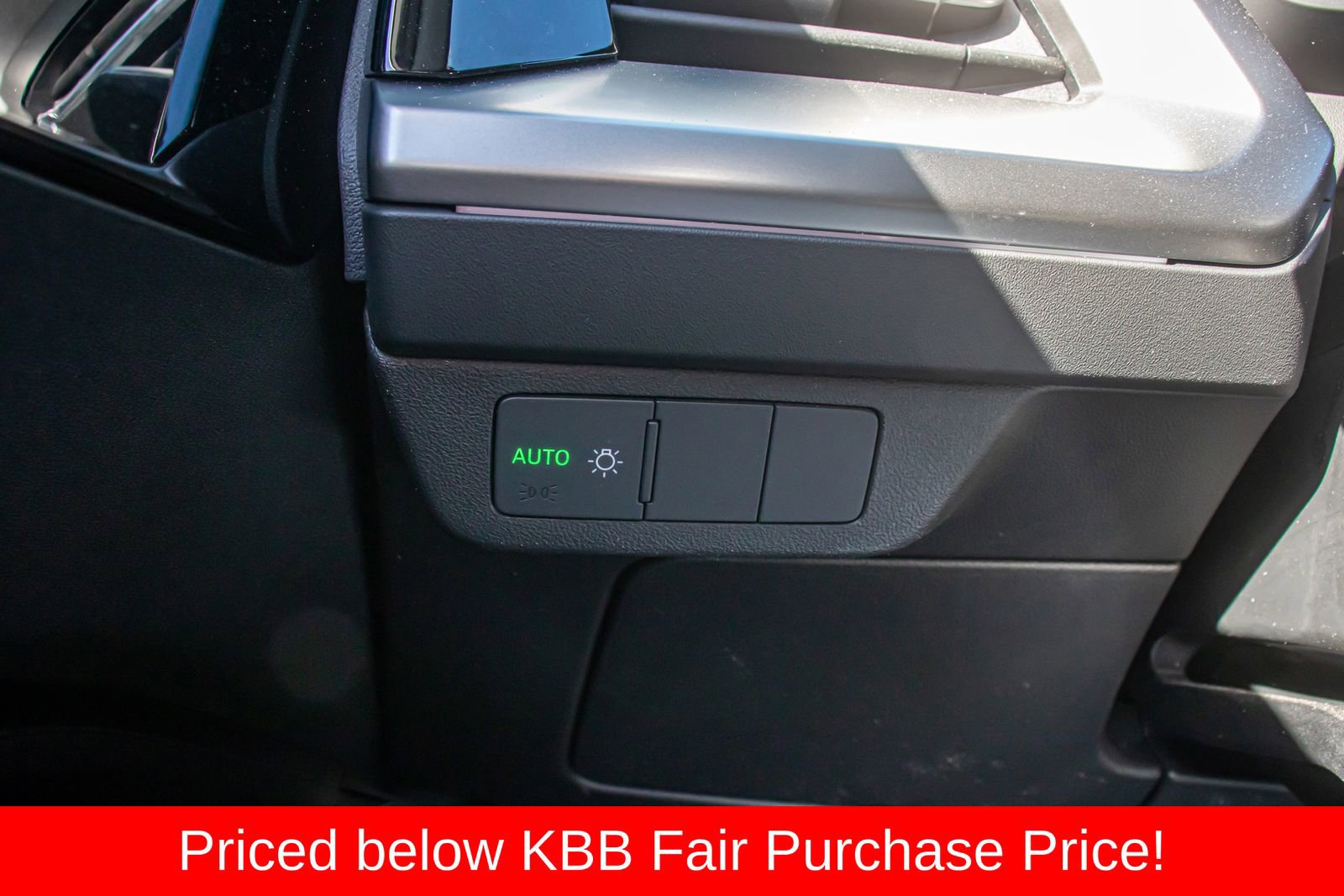 Used 2022 Audi Q4 e-tron Premium Plus image 19