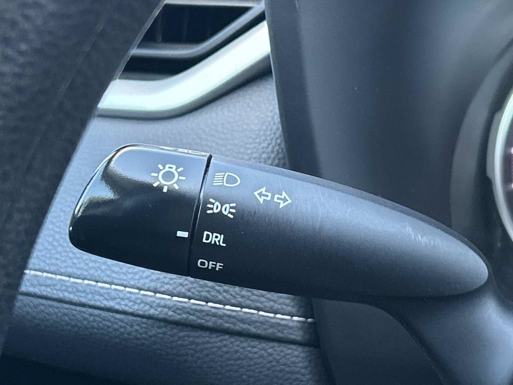 Used 2021 Toyota RAV4 LE AWD/4WD image 28