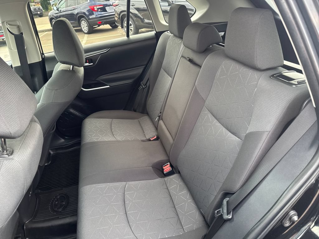 Used 2022 Toyota RAV4 XLE w/ Convenience Package AWD/4WD image 36