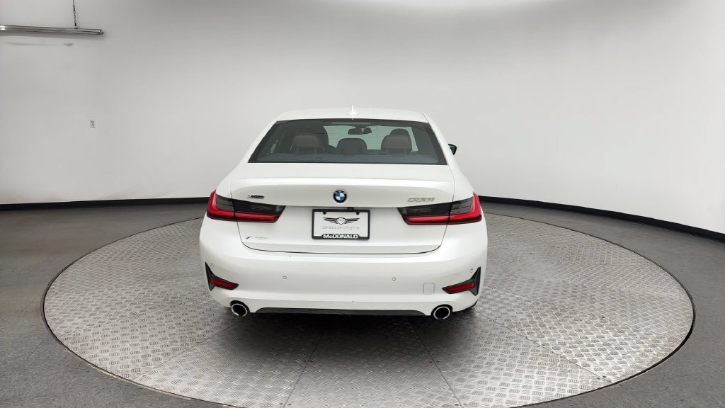 Used 2019 BMW 330i xDrive Sedan w/ Convenience Package AWD/4WD image 3