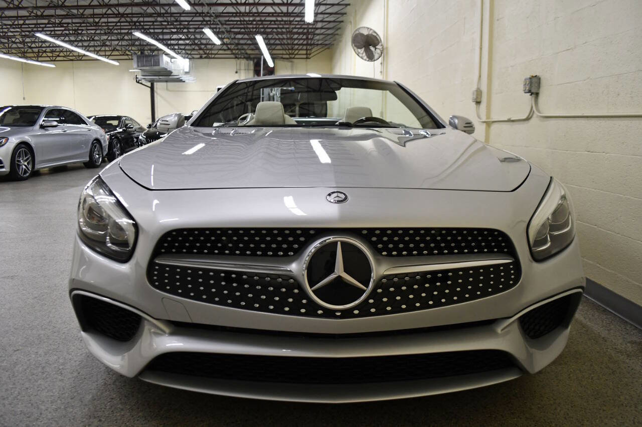 Used 2017 Mercedes-Benz SL 550 image 5