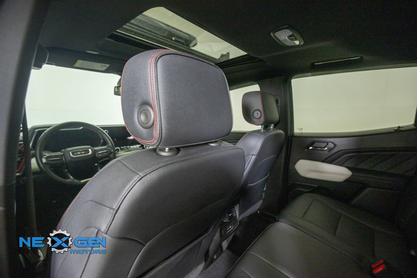 Used 2023 GMC Canyon AT4X AWD/4WD image 31