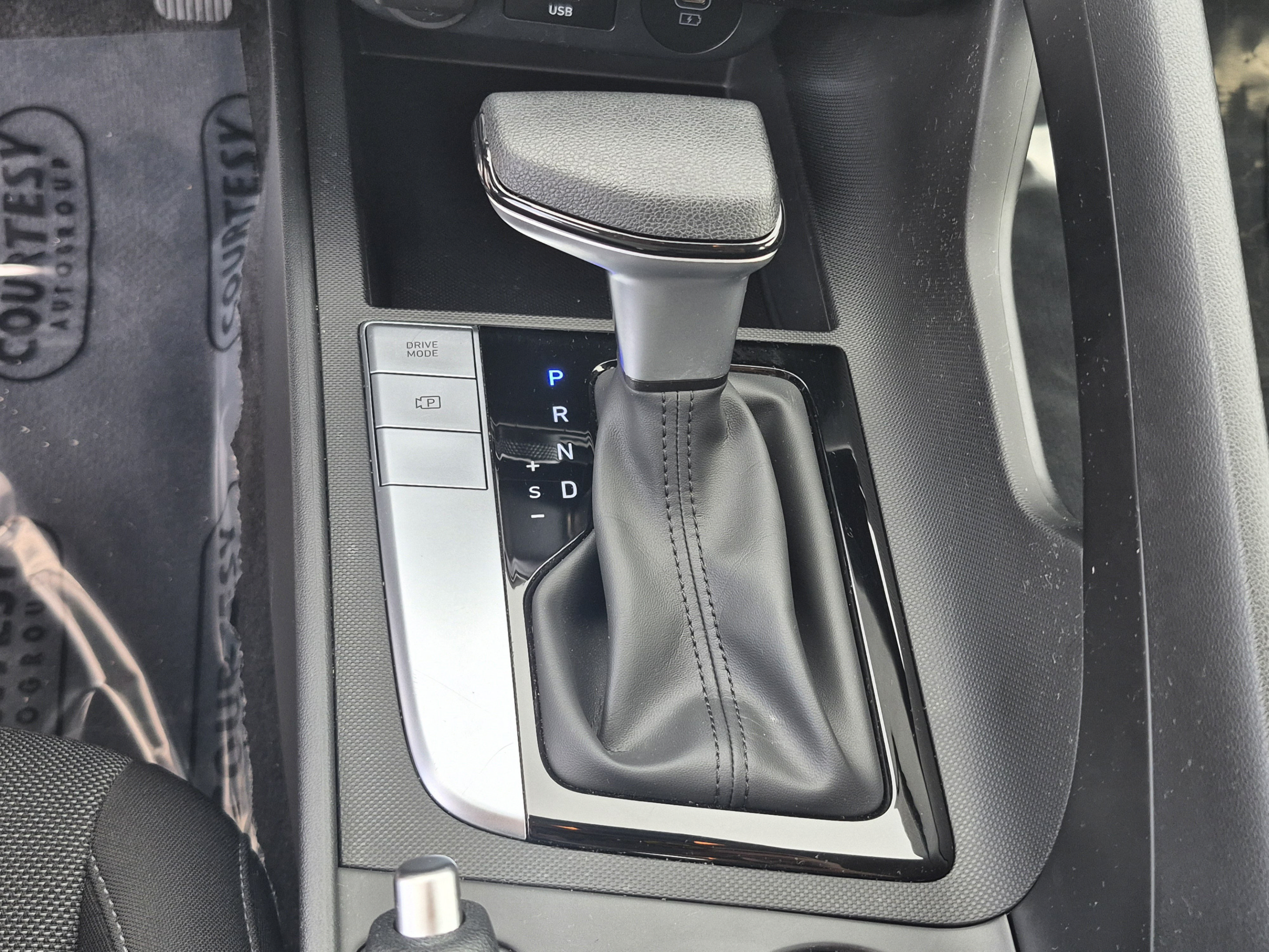 Certified 2025 Hyundai Elantra SE FWD image 25
