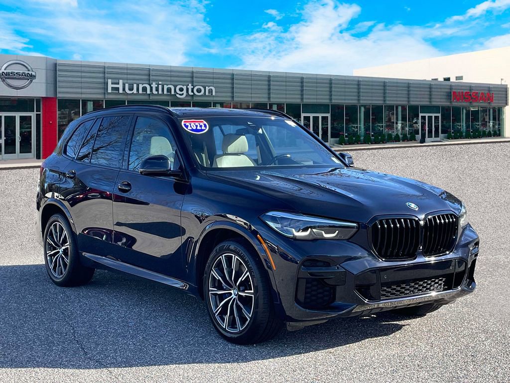 Used 2022 BMW X5 xDrive40i w/ M Sport Package AWD/4WD image 4