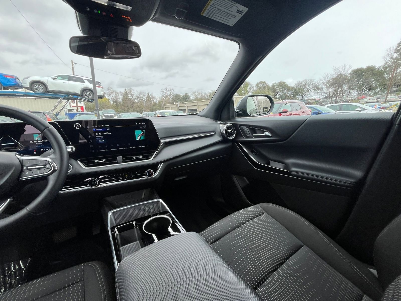 Used 2025 Chevrolet Equinox LT image 36