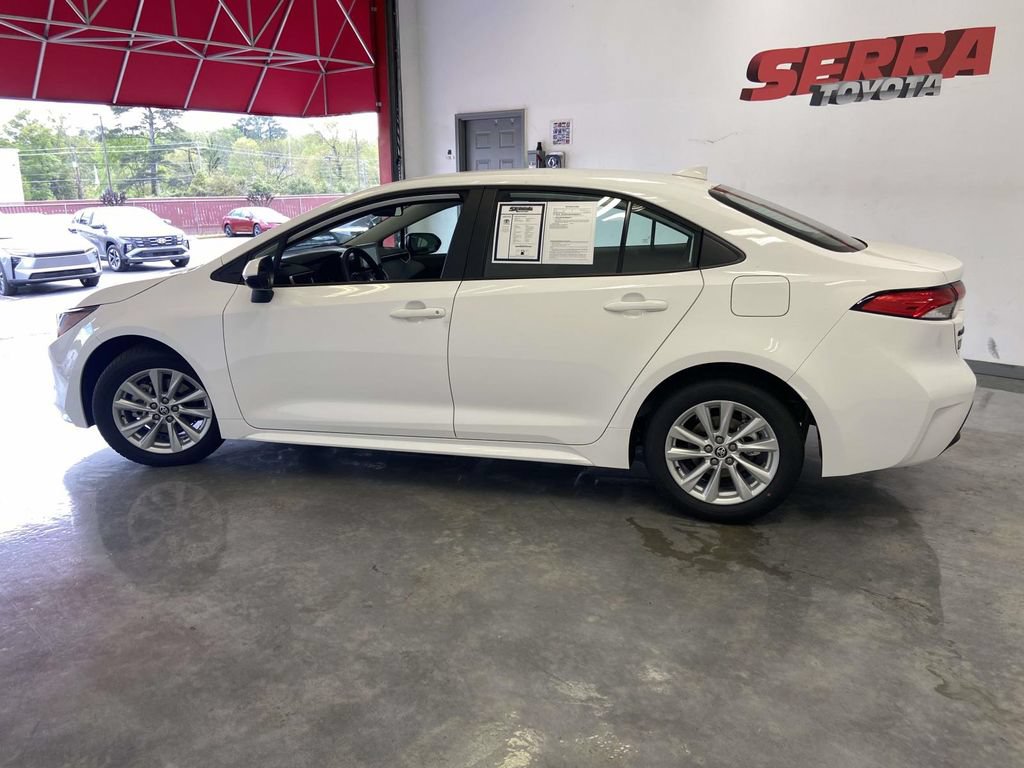 Used 2026 Toyota Corolla LE w/ LE Premium Package FWD image 6