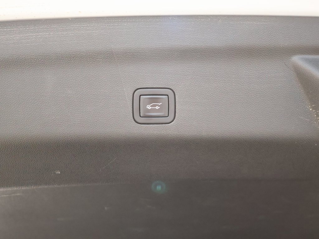 Certified 2023 GMC Yukon Denali Ultimate image 36