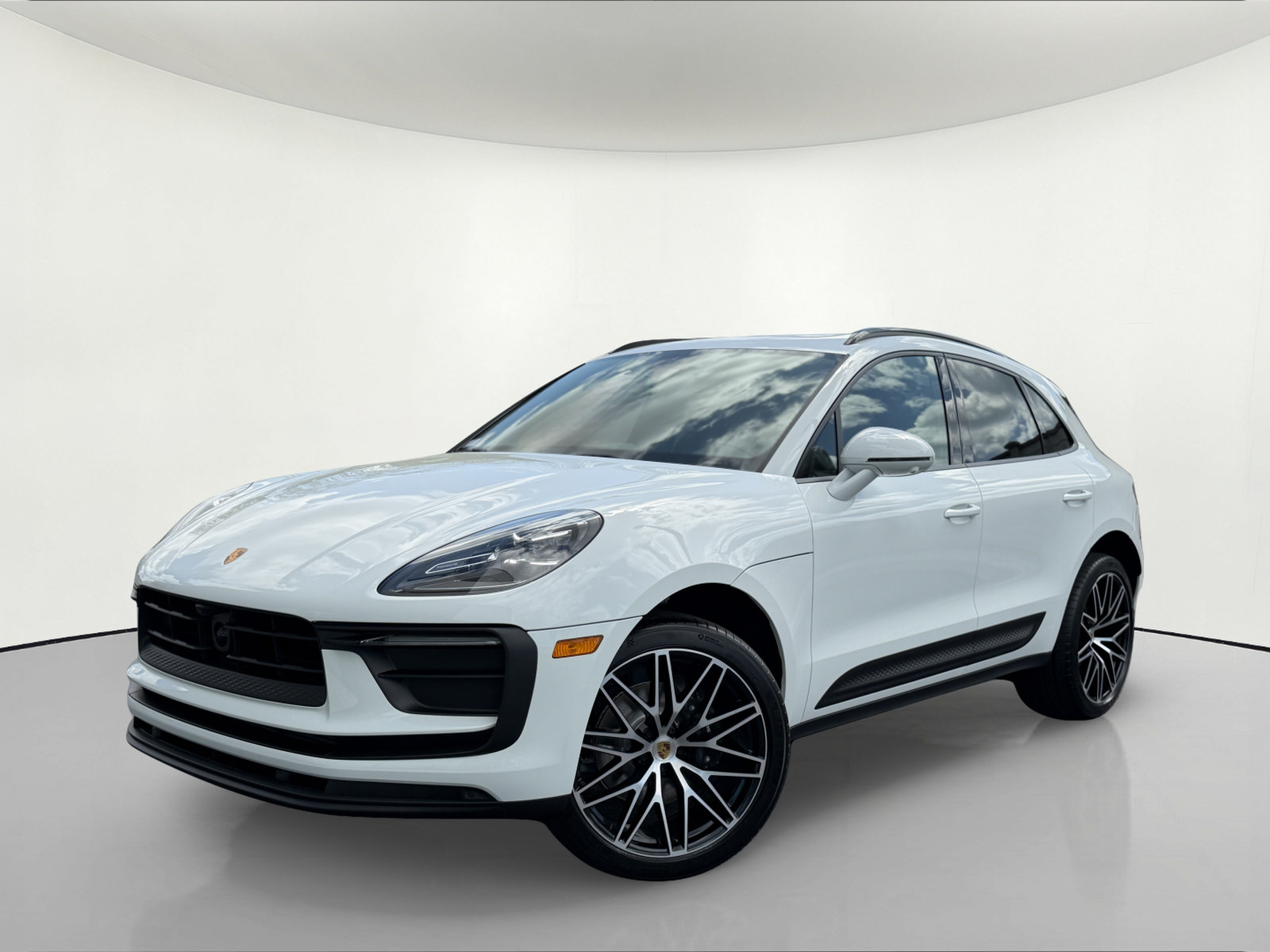 New 2026 Porsche Macan AWD/4WD image 1