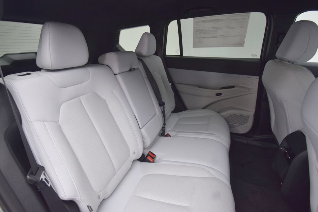 New 2026 Jeep Cherokee Laredo AWD/4WD image 17