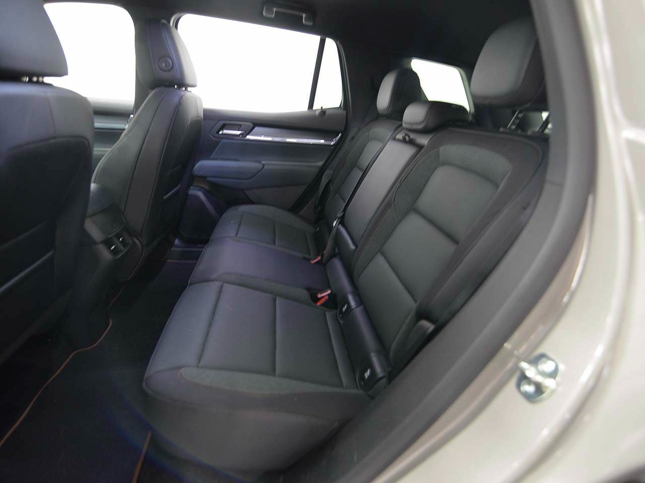 Used 2026 GMC Terrain AT4 w/ LPO, Black Badging Package AWD/4WD image 10