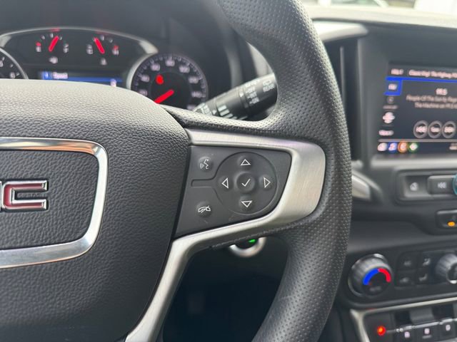 Used 2022 GMC Terrain SLE w/ Driver Convenience Package image 9