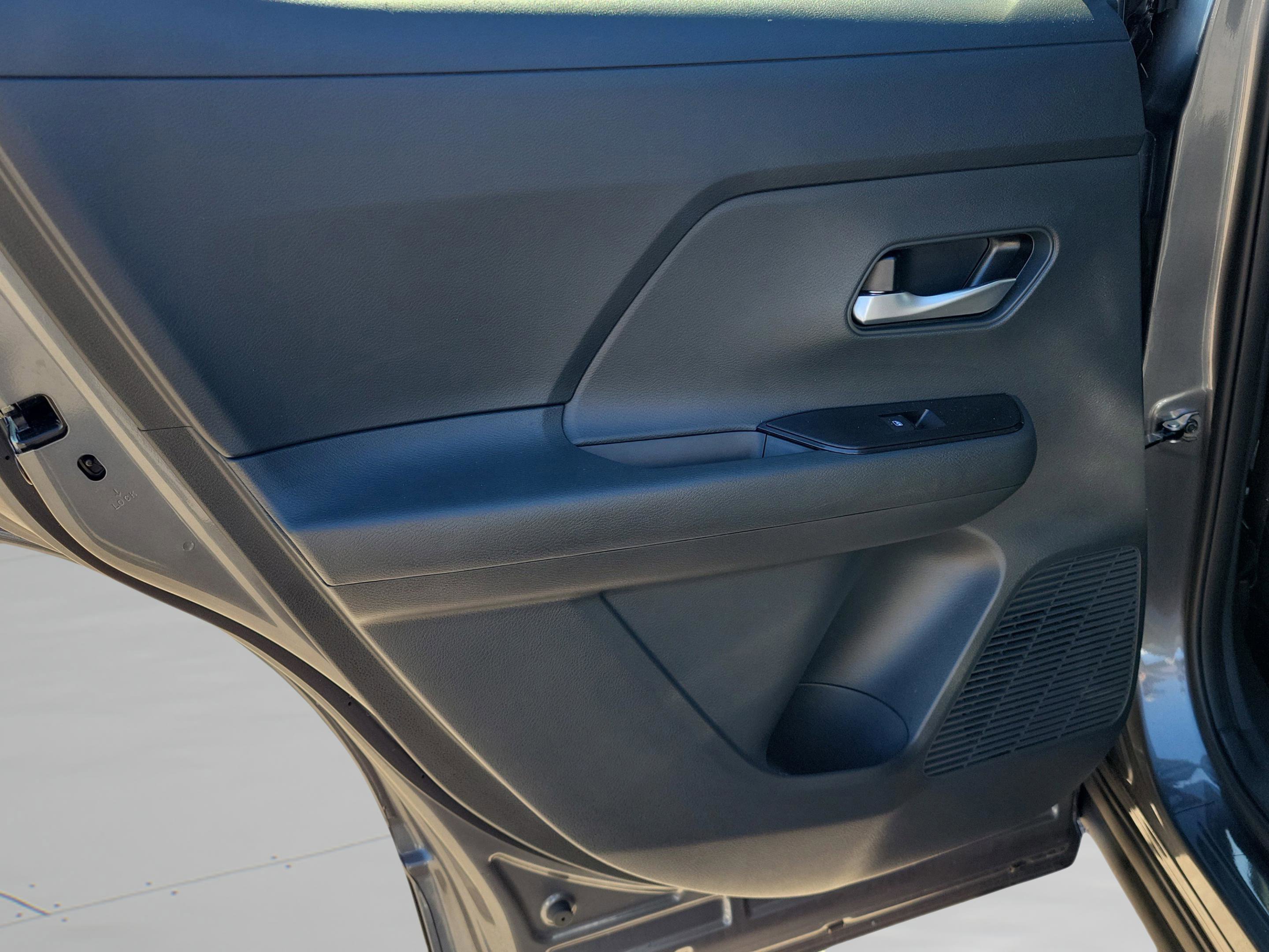 Certified 2025 Nissan Kicks SV image 10