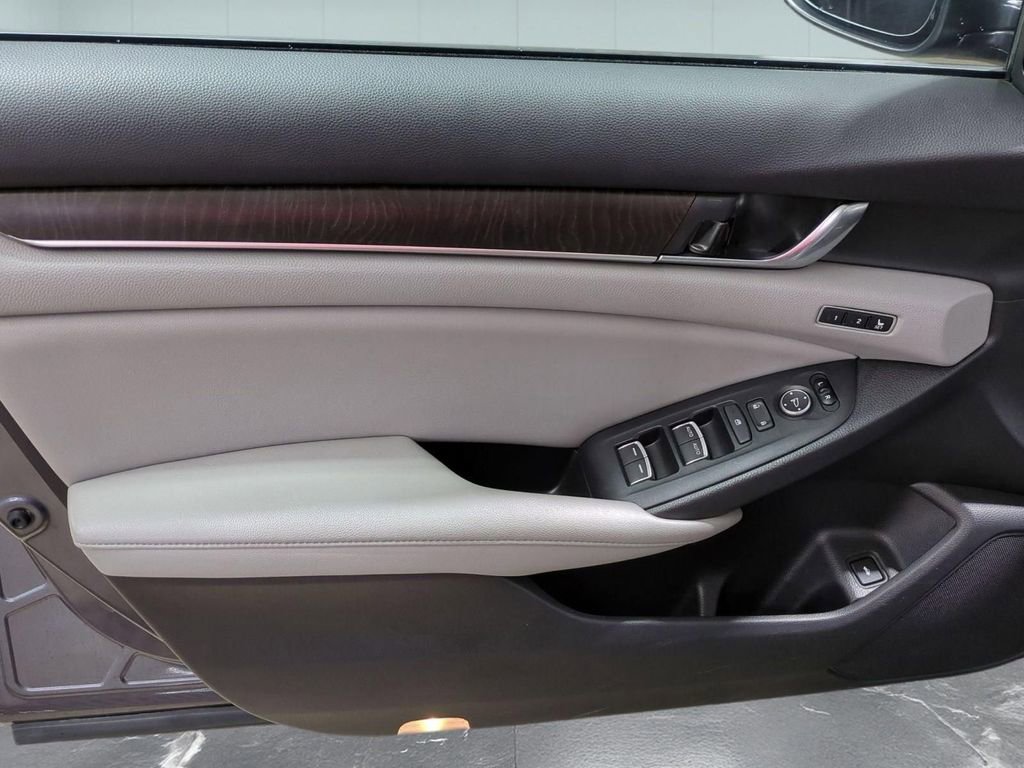 Used 2020 Honda Accord Touring image 15