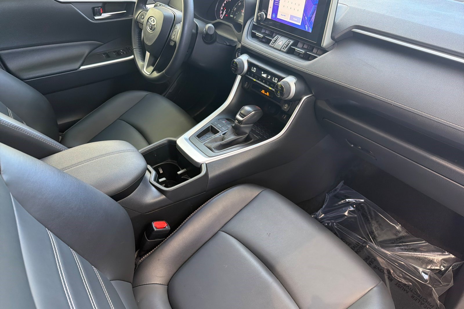 Used 2024 Toyota RAV4 XLE Premium FWD image 19