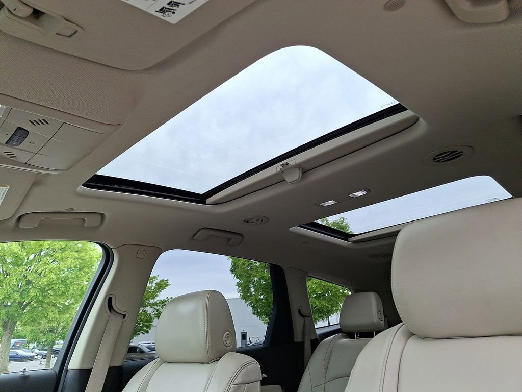 Used 2018 Buick Enclave Essence AWD/4WD image 16
