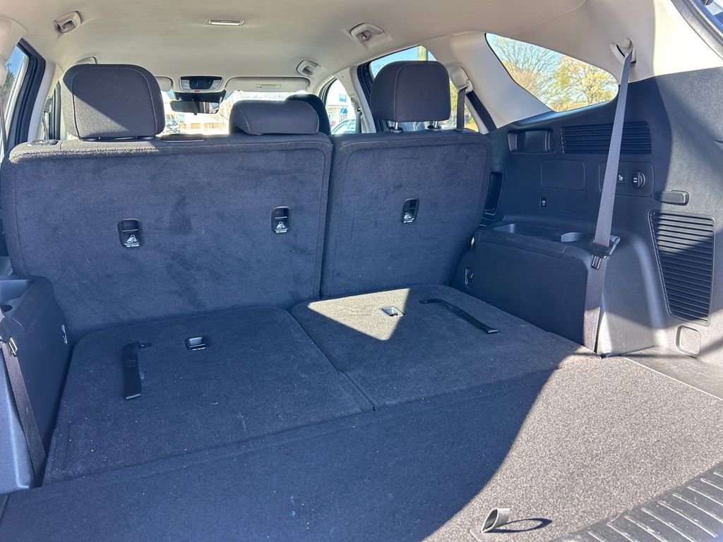 Used 2025 Kia Sorento LX image 16