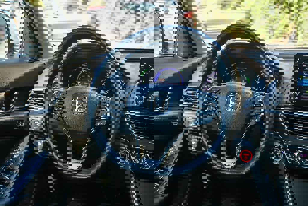 Used 2019 Honda Accord Touring image 13