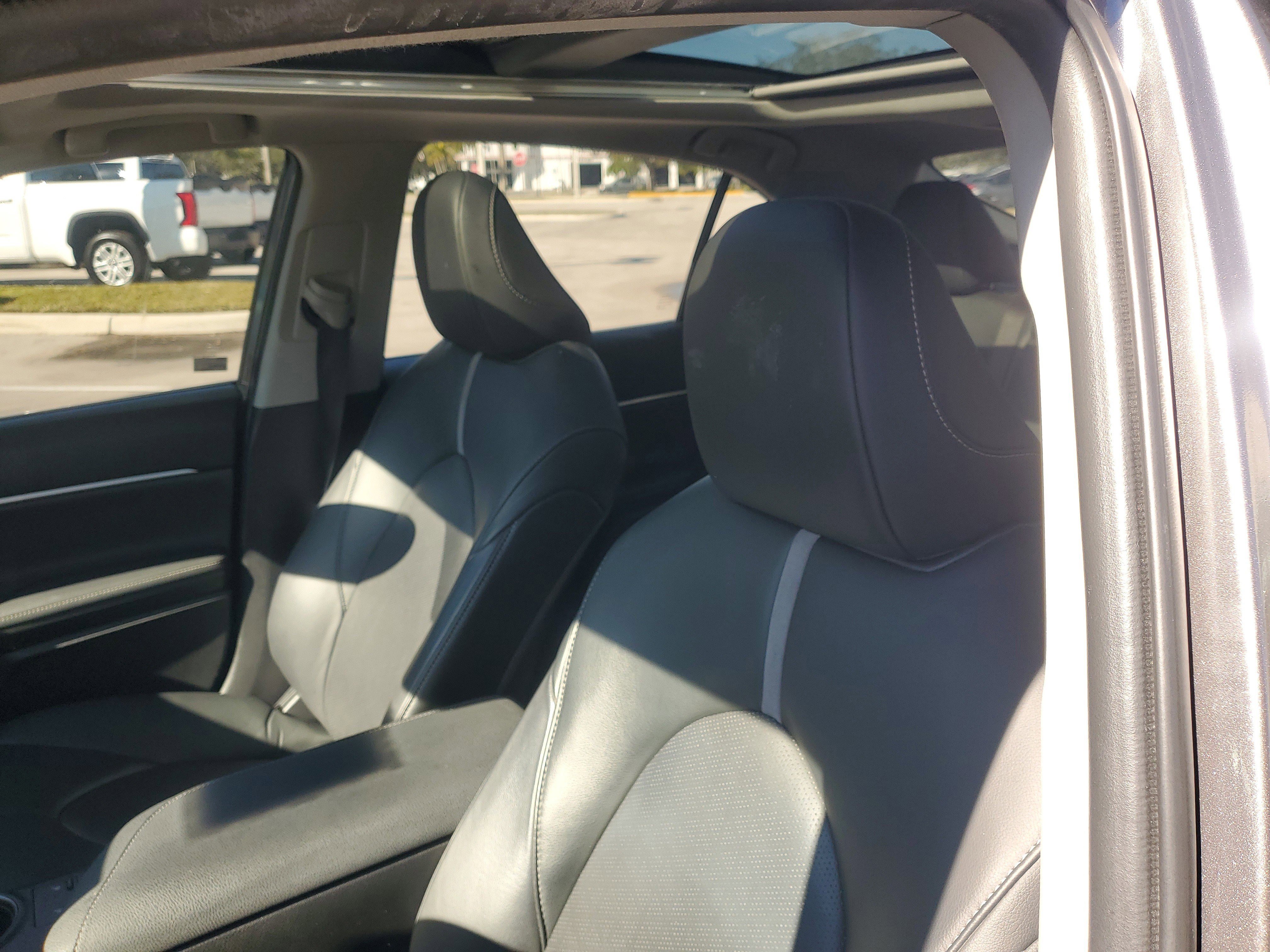 Used 2022 Toyota Camry XSE image 17