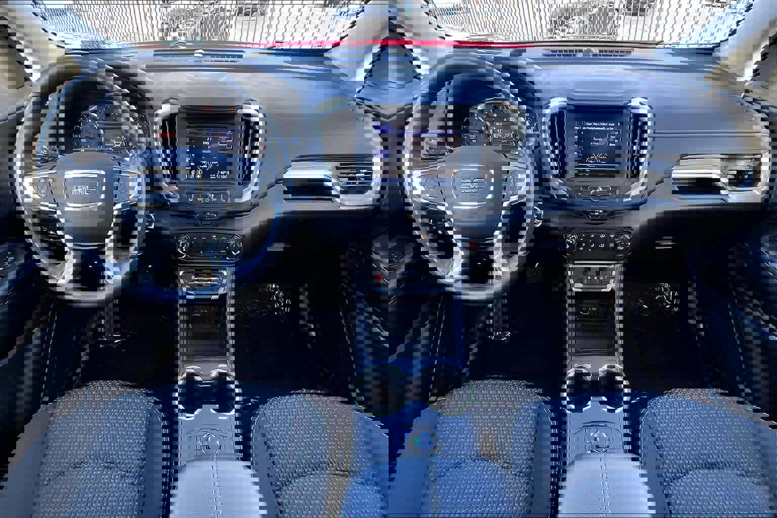 Used 2022 GMC Terrain SLE image 15