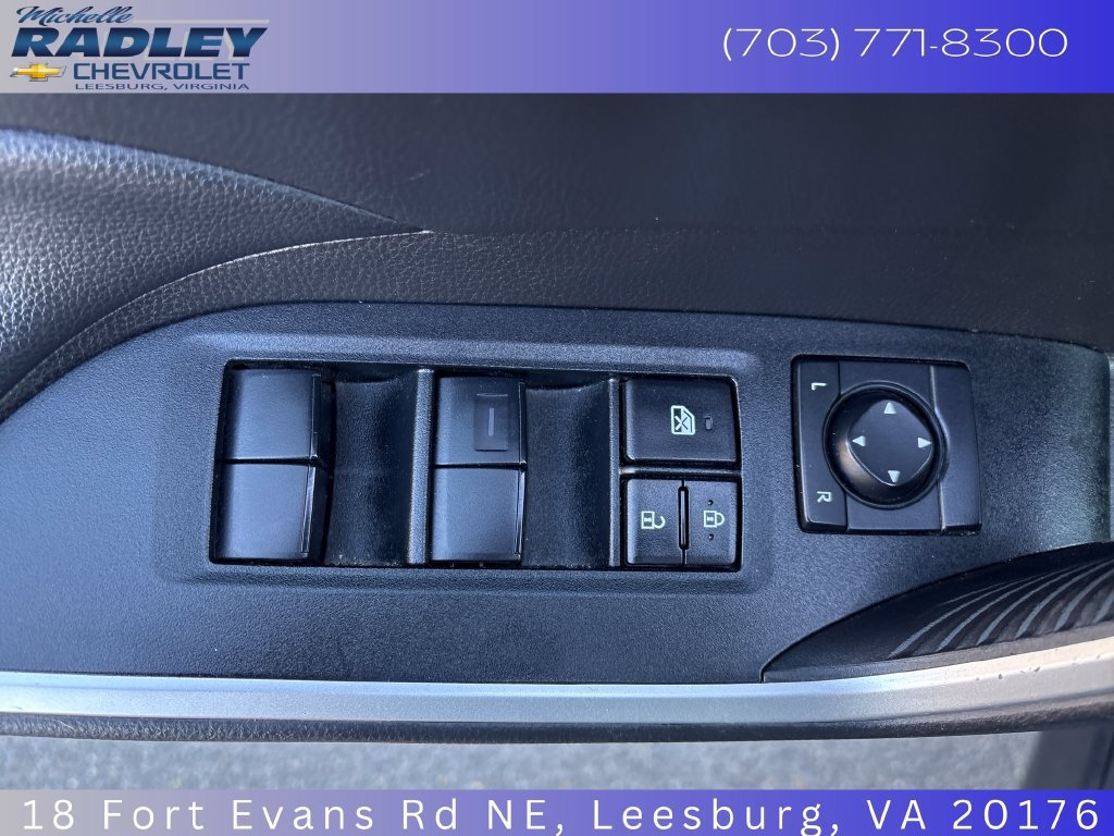 Used 2025 Toyota RAV4 LE AWD/4WD image 13