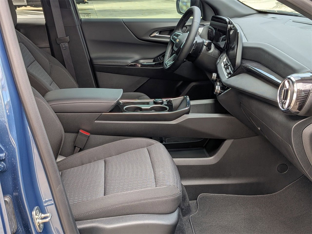 New 2026 Chevrolet Equinox LT image 24