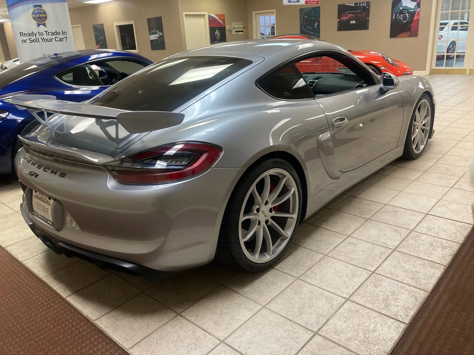 Used 2016 Porsche Cayman GT4 image 5