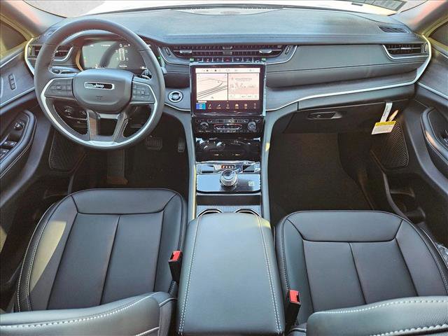 New 2025 Jeep Grand Cherokee Limited w/ Black Appearance Package image 14
