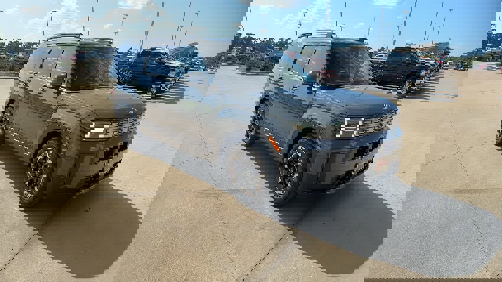 Used 2025 Hyundai Santa Fe SEL image 3