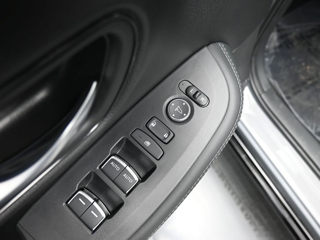 Certified 2026 Honda HR-V EX-L image 31