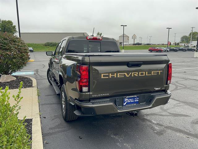 Used 2024 Chevrolet Colorado LT w/ LT Convenience Package II AWD/4WD image 5