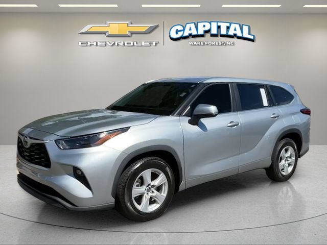 Used 2023 Toyota Highlander LE