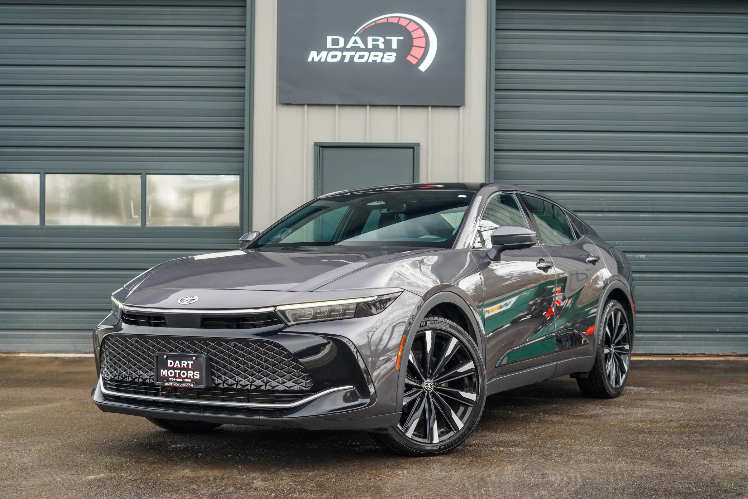 Used 2023 Toyota Crown Platinum image 3