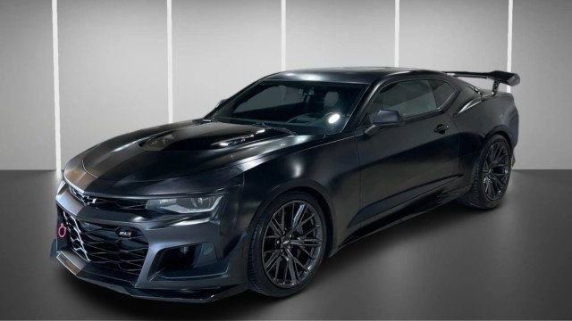 Used 2018 Chevrolet Camaro ZL1 RWD image 3