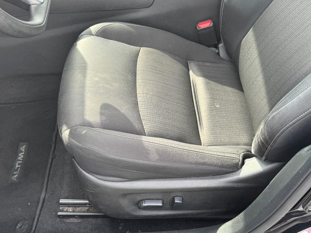 Used 2024 Nissan Altima 2.5 SV FWD image 22