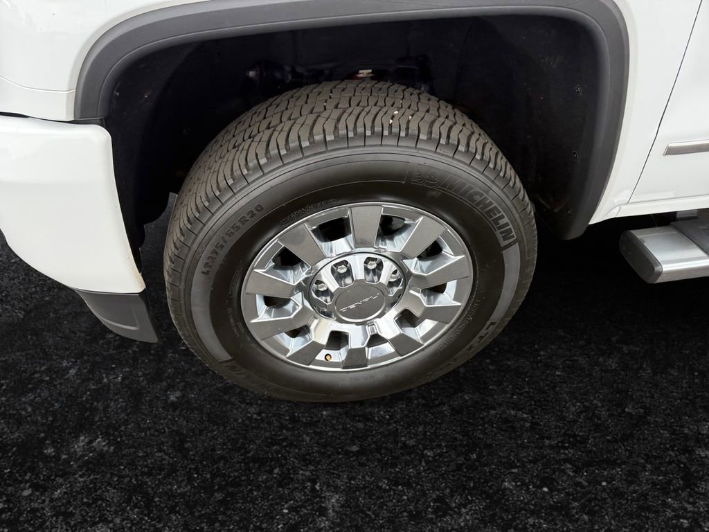 Used 2017 GMC Sierra 2500 Denali w/ Duramax Plus Package image 9