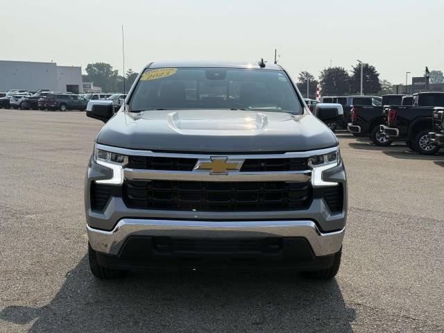 Used 2023 Chevrolet Silverado 1500 LT AWD/4WD image 3