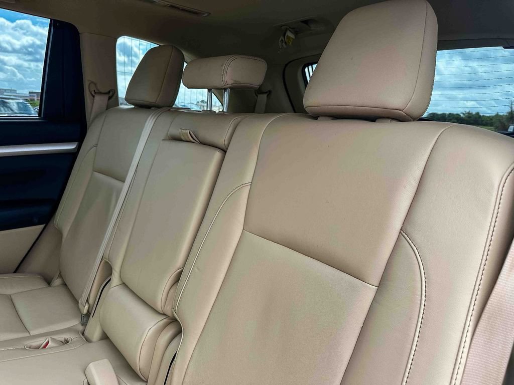 Used 2015 Toyota Highlander XLE FWD image 20